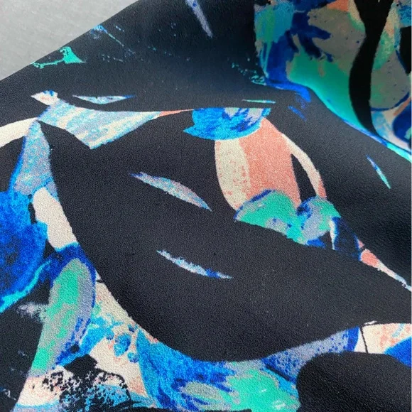 EUC ASTR the Label Geometric Cold Shoulder Romper (Size:L) - Picture 16 of 16